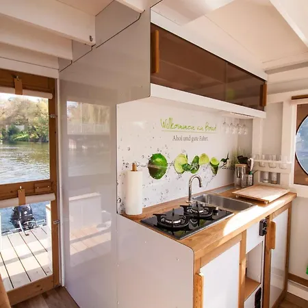 Botel Lisa Boot 6 Priepert