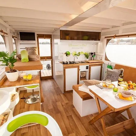 Botel Lisa Boot 6 Priepert